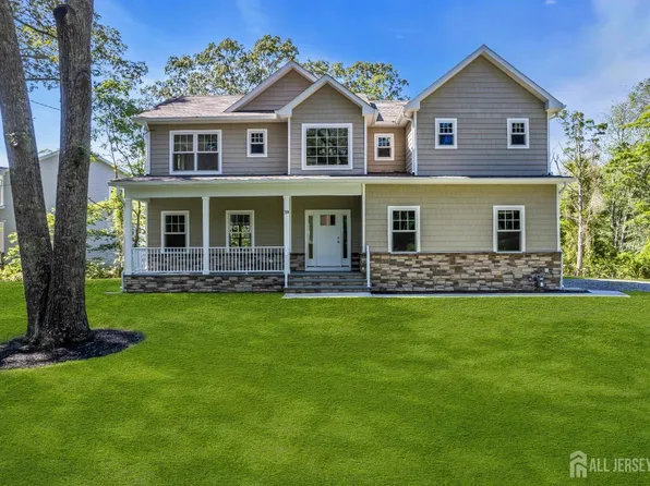 39 Pennsylvania Ave, Barnegat, NJ 08005