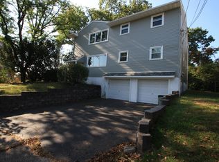 46 Van Vliet Ct, Clifton, NJ 07013