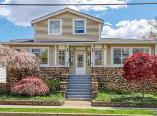13 Wanamaker Ave, Waldwick, NJ 07463