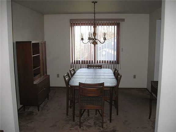 4th image of 6650 Chapel Dr