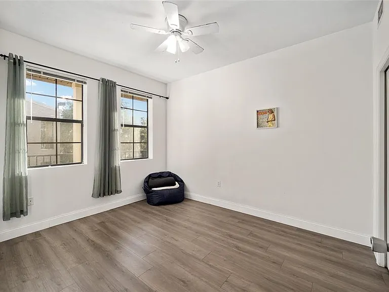 20 SW 6th St #204 — Photo 8
