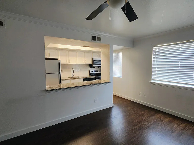 4500 Camp Bowie Blvd #3 — Photo 7