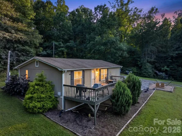 2437 S Rosedale Dr, Lenoir, NC 28645