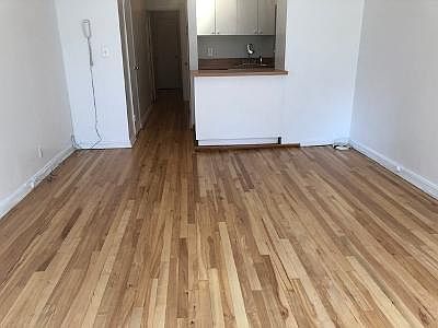 3rd image of 415 E 80th St APT 4C