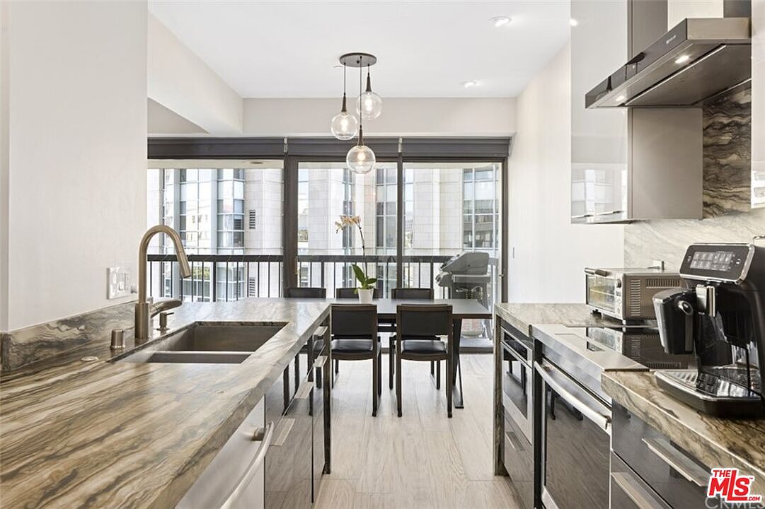 10790 Wilshire Blvd APT 504, Los Angeles, CA 90024 Zillow