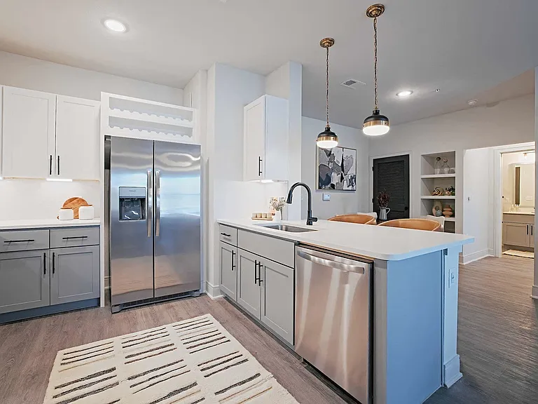 Kitchen & Dining Area