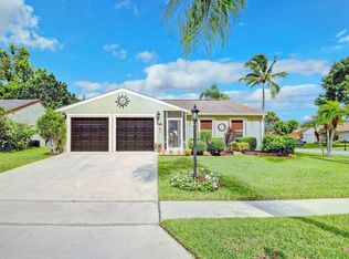 5274 Edgewood Dr, Lake Worth, FL 33467