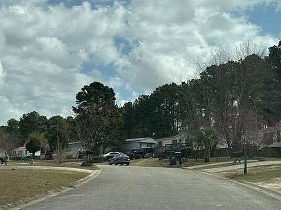 4th image of 127 Castleville Ct