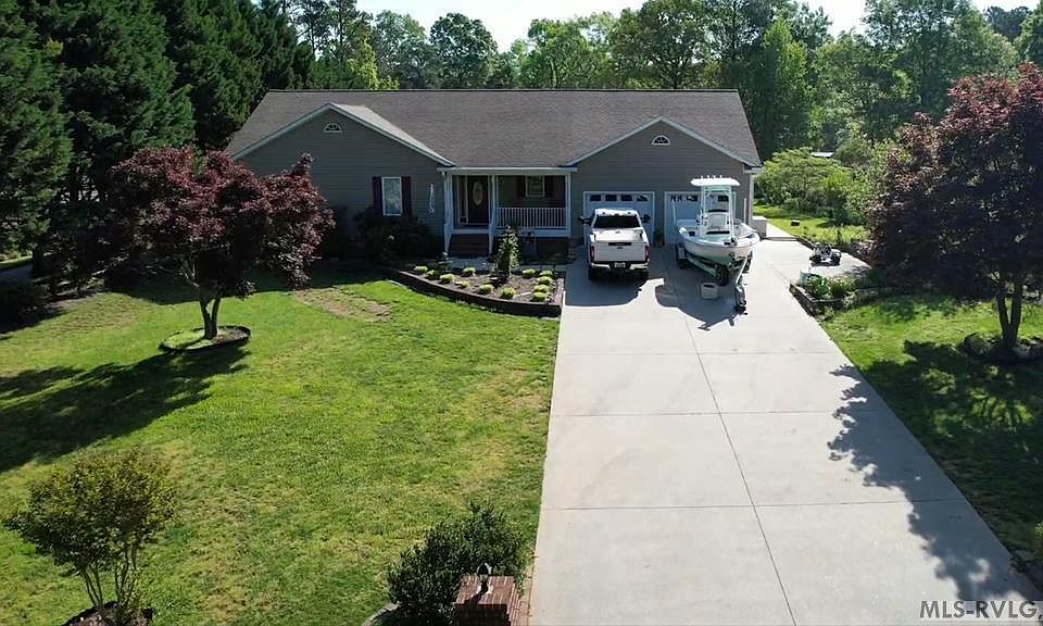 1st image of 96 Longwood Dr