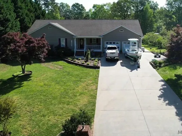 96 Longwood Dr, Bracey, VA 23919