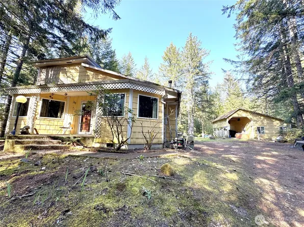 420 Lewis Road W, Seabeck, WA 98380