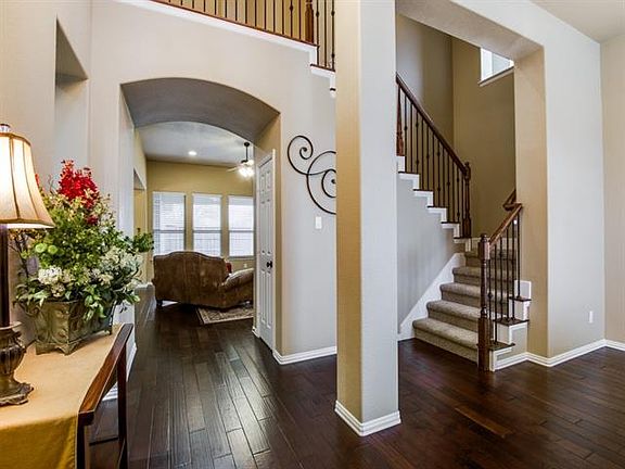 3rd image of 11300 Geranium Dr