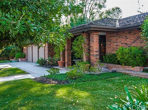4th image of 5419 Calvin Ave