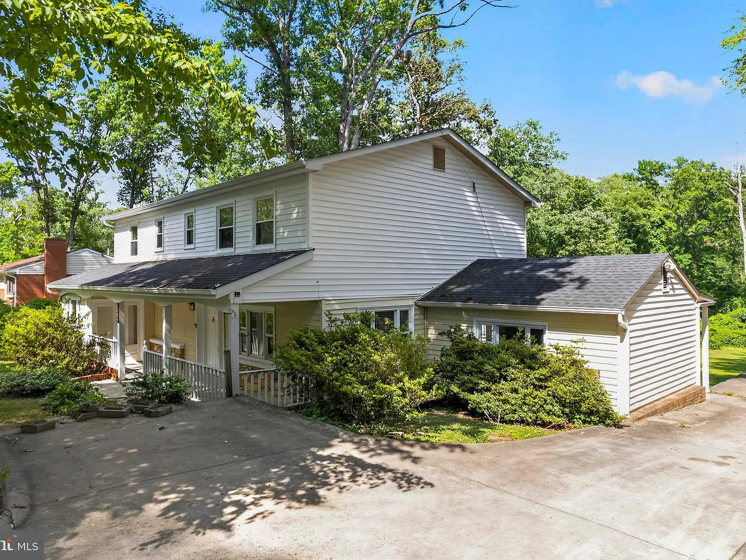 5 bed, 2727 sqft, $4,700 — Photo 3