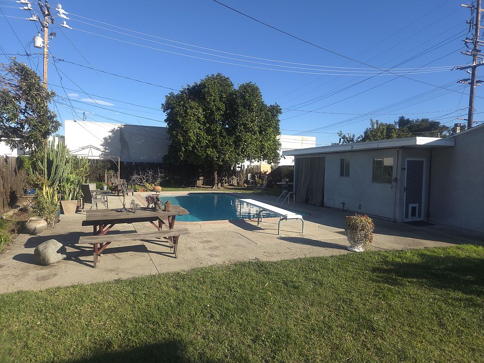 2nd image of 5710 Alessandro Ave
