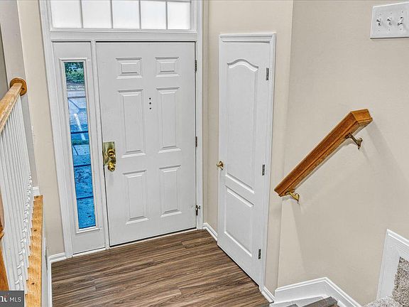 4th image of 952 Jubal Way