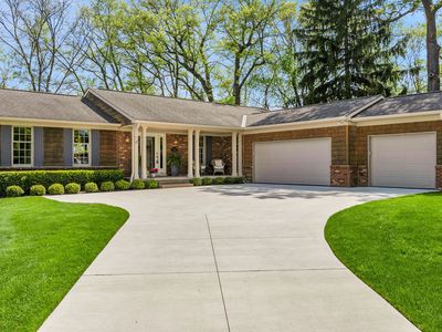 305 Lakes Edge Dr, Oxford, MI, 48371