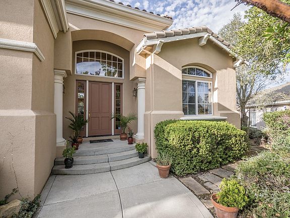 2nd image of 8441 Goldenrod Cir