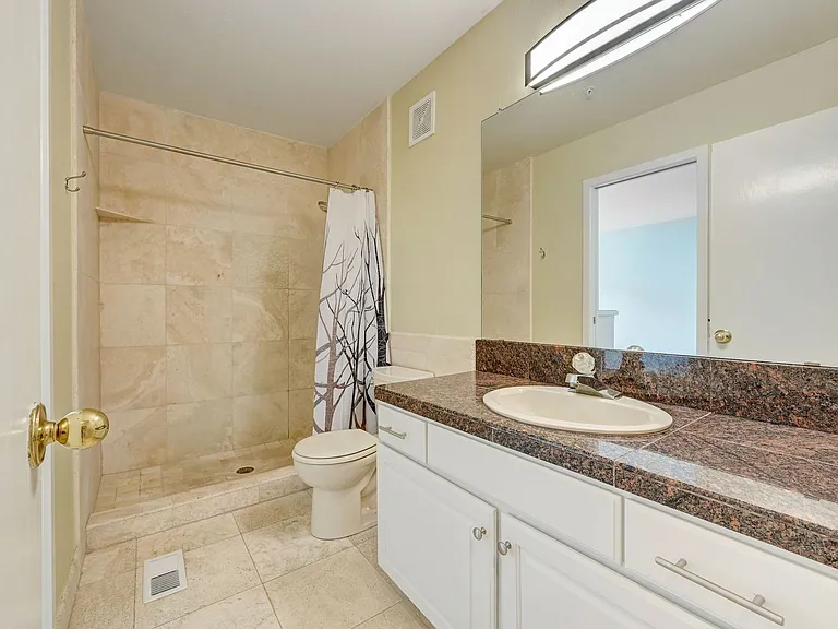812 Walnut St #E — Photo 9