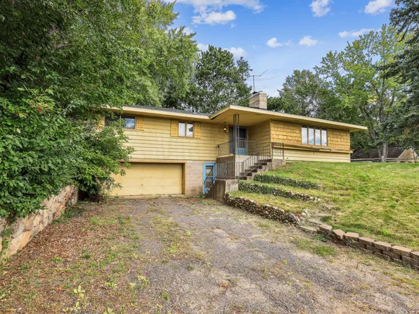 547 E 8th St, New Richmond, WI 54017