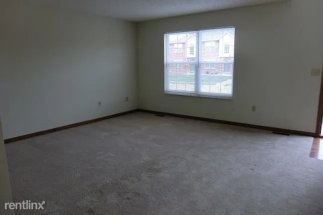 465 Living Room 11-12-11