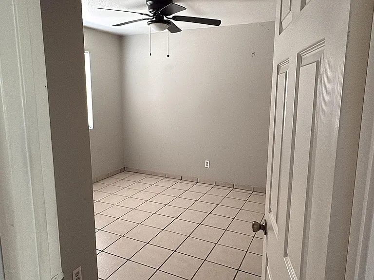 3225 W Melvin St #3 — Photo 6
