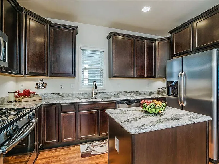 Stainless Steel Appliances w/ Gas Range