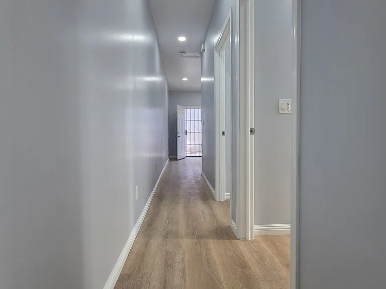 1715 W 64th St #1/4 — Photo 13