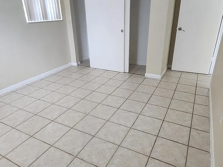 8852 SW 95th Ave — Photo 16