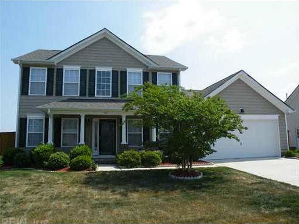 1st image of 145 Kennet Dr #2