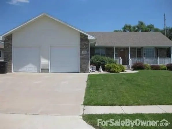 1286 Augusta Dr, Seward, NE 68434