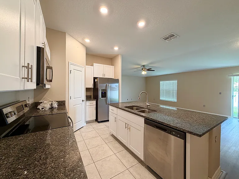 12213 SE 100th Ave — Photo 10