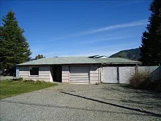 1633 Cloverlawn Dr photo 1