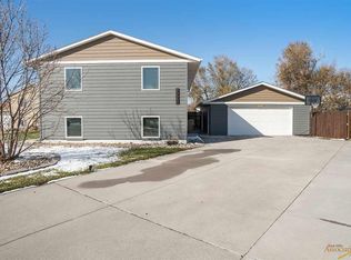 5030 Saturn Dr, Rapid City, SD 57703