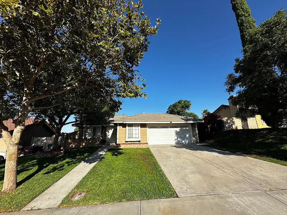 12163 Tuscola St