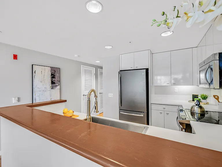 403 Main St #206N — Photo 8