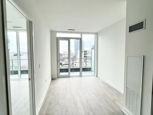 60 Princess St, Toronto, ON