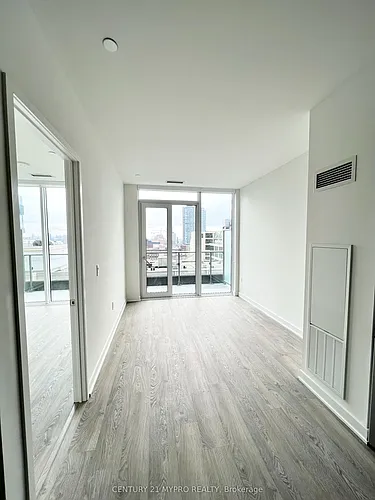60 Princess St #1015 Photo 1