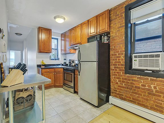 3rd image of 319 W 134th St APT 5E