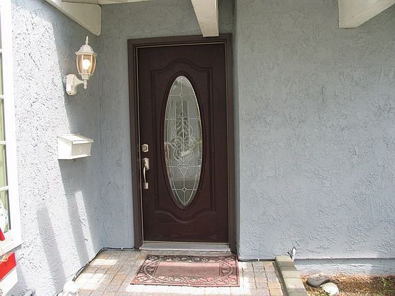 Front door, like new!