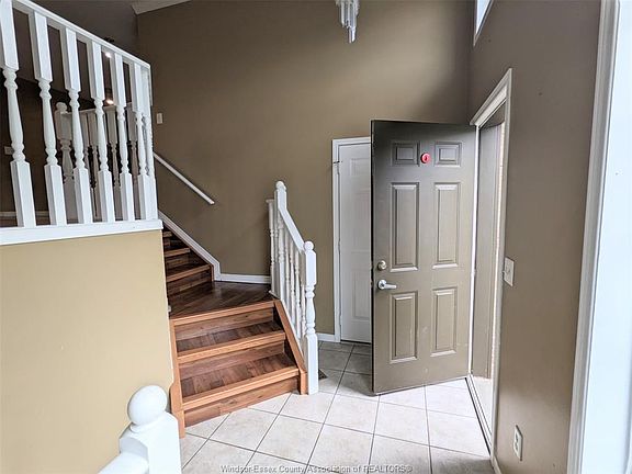3rd image of 435 Merrill Ave