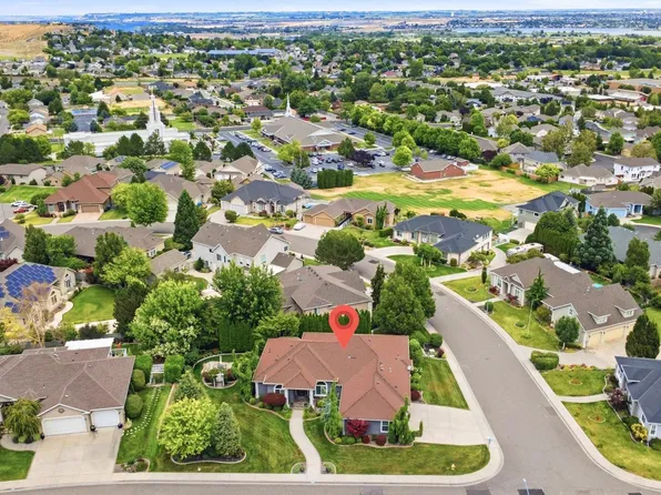 332 Falconridge St, Richland, WA 99352