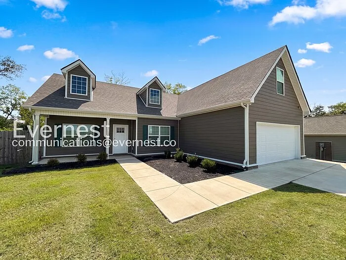 1402 Pipeline Ave — Photo 2