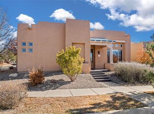 8 Sobradora Dr, Santa Fe, NM 87508