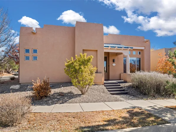8 Sobradora Dr, Santa Fe, NM 87508