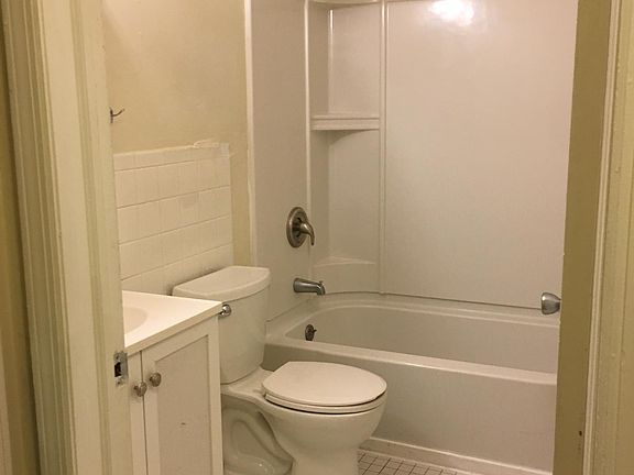 2nd image of 906 Garnet Dr