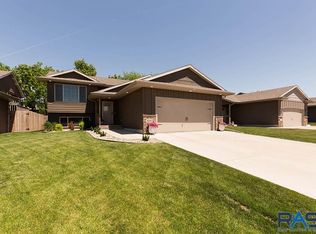 8000 W Vista Park St, Sioux Falls, SD 57106
