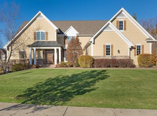 7640 Capilano Dr, Solon, OH 44139