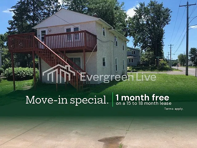 3 bed, 2.5 bath, 1452 sqft, $1,895 — Photo 1
