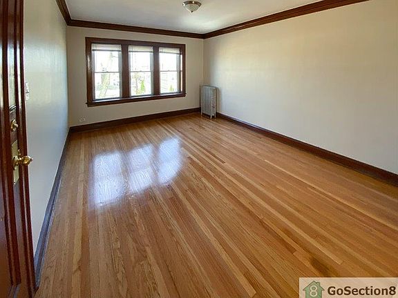 5th image of 5149 W Schubert Ave #1